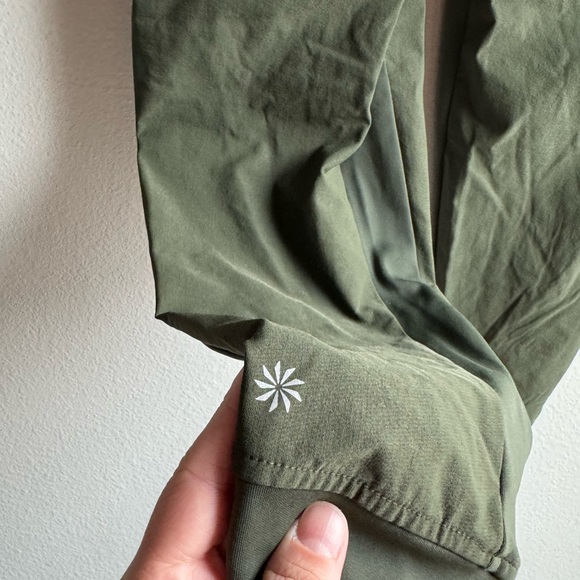 Athleta Headlands Hybrid Trek Mid Rise Jogger Aspen Olive Womens Pants 8 Tall - Picture 4 of 5